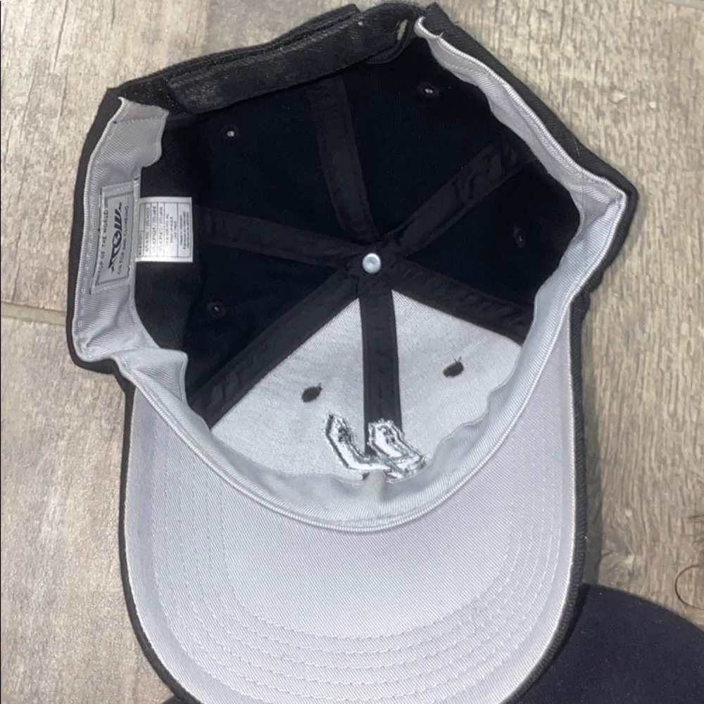 Spurs cap - Picture 3 of 3